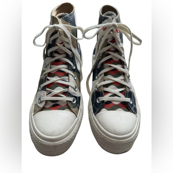 Chuck Taylor 2022 All Star Lift Platform Twisted Classics in Obsidian/Nomad... - Picture 4 of 5